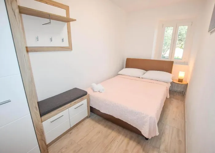 Toni Poljana (Ugljan)